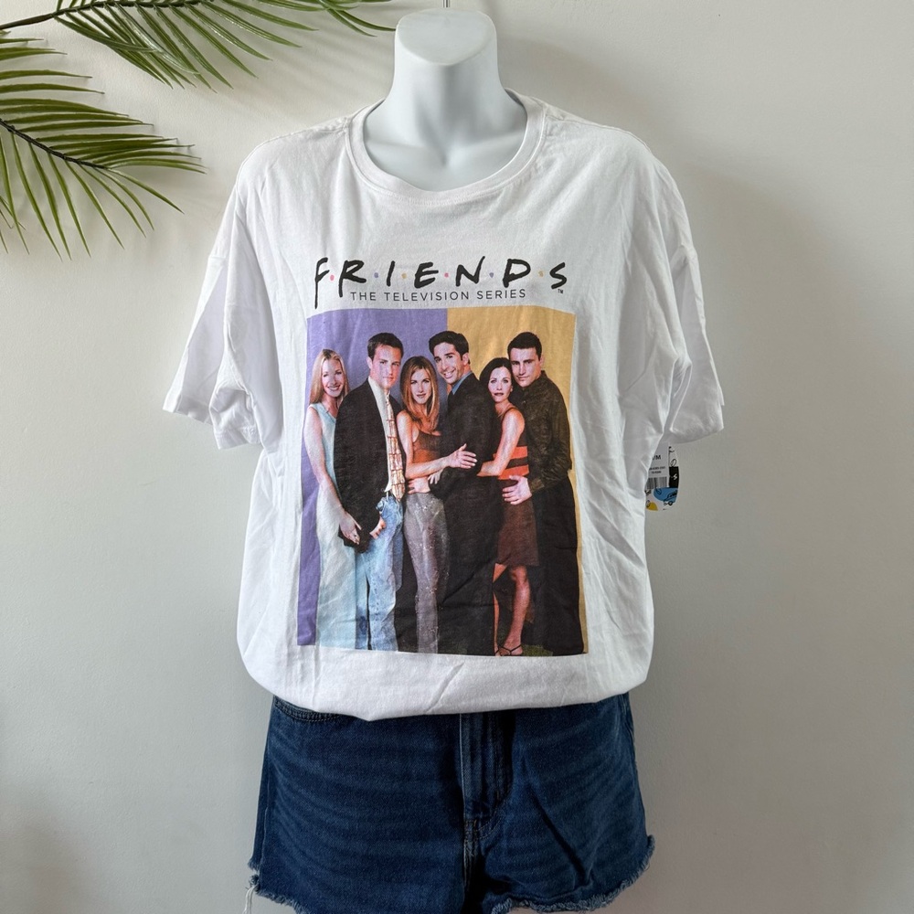 Friends Graphic Tee NWT Size M